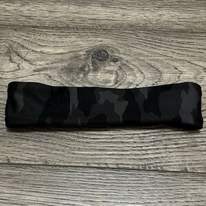 Athleta Headband Black Camo